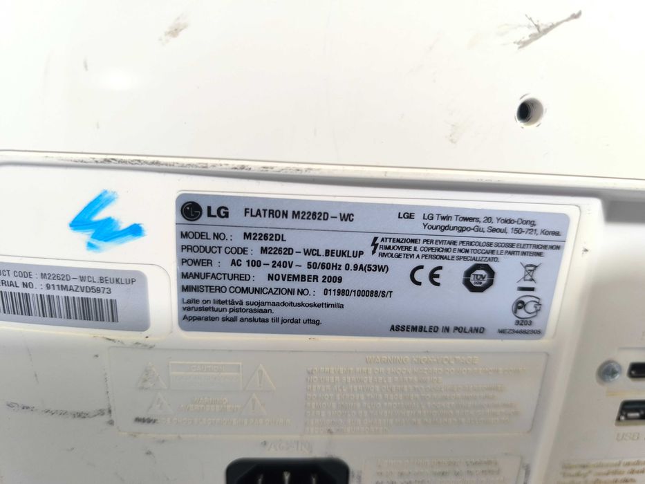 Televizor LG FLATRON M2262D 22 inch Full HD cu porturi multiple