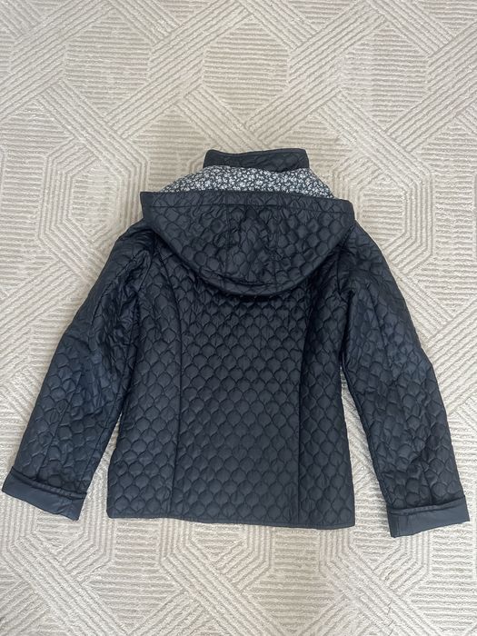 Продается куртка на девочку