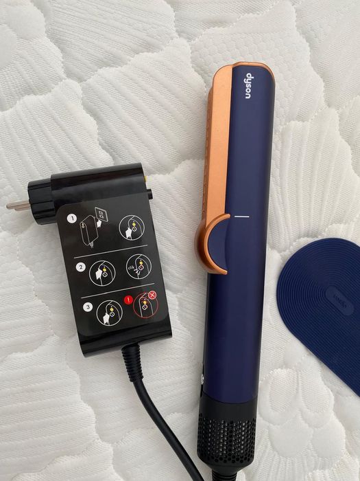 Дайсон фен новый