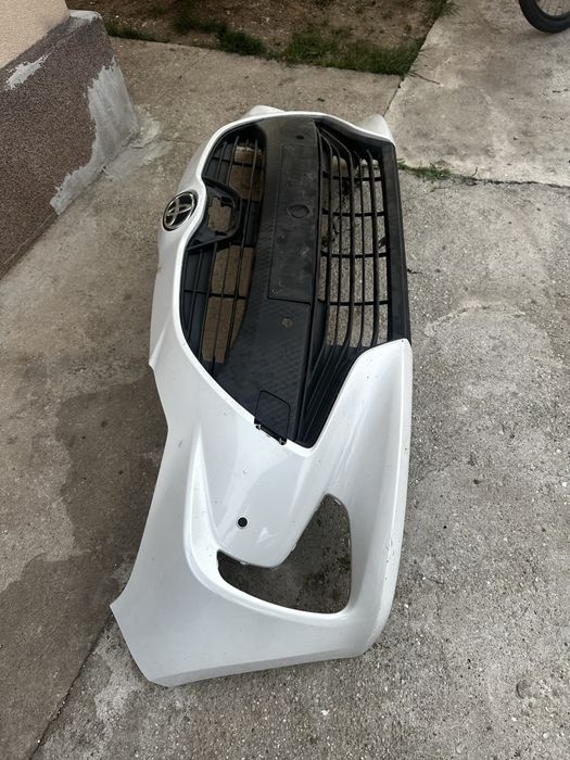 Bară față toyota yaris.