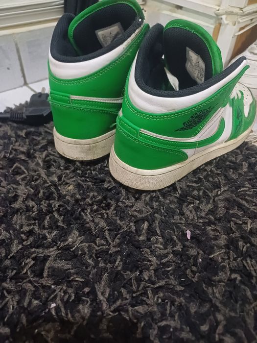 Jordan 1 mid lucky green