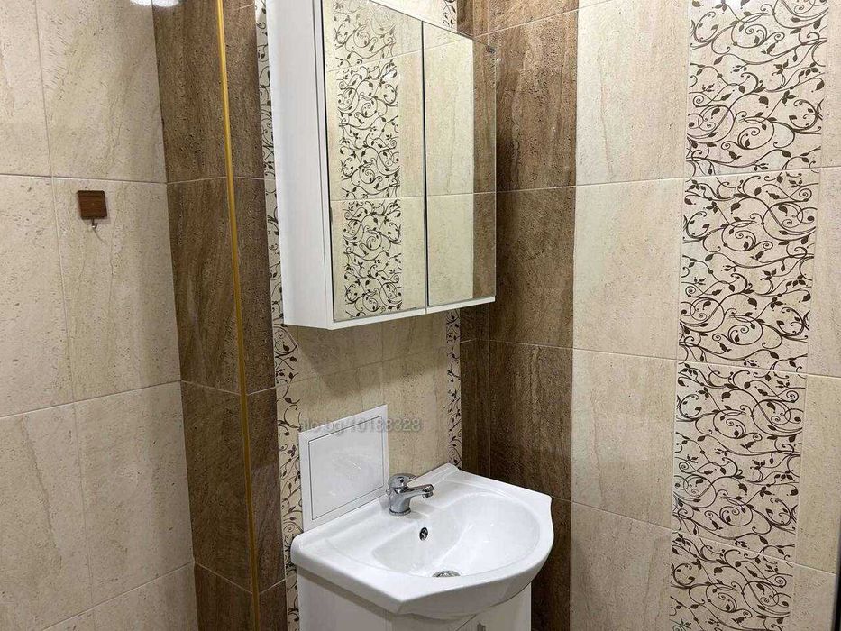 Продава се Тристаен апартамент в Кюстендил, Христо Ботев - 109 кв.м за 1200 €/кв.м - Снимка #12