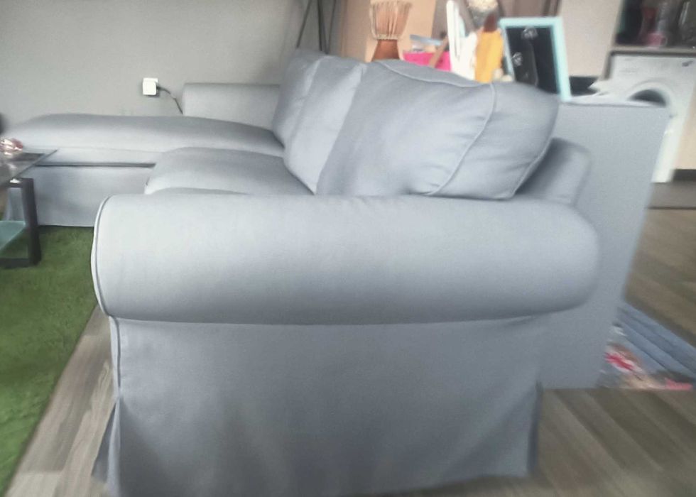 Стилен ъглов диван с лежанка (тип IKEA Ektorp) – Отлично състояние
