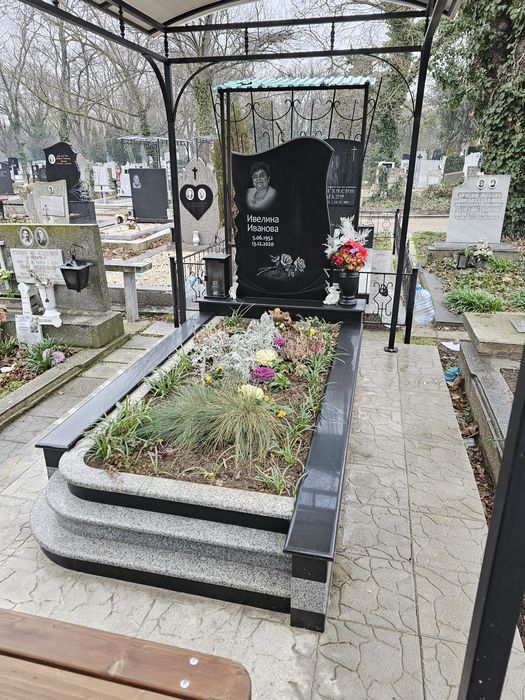 Изработка на паметници и надгробни плочи