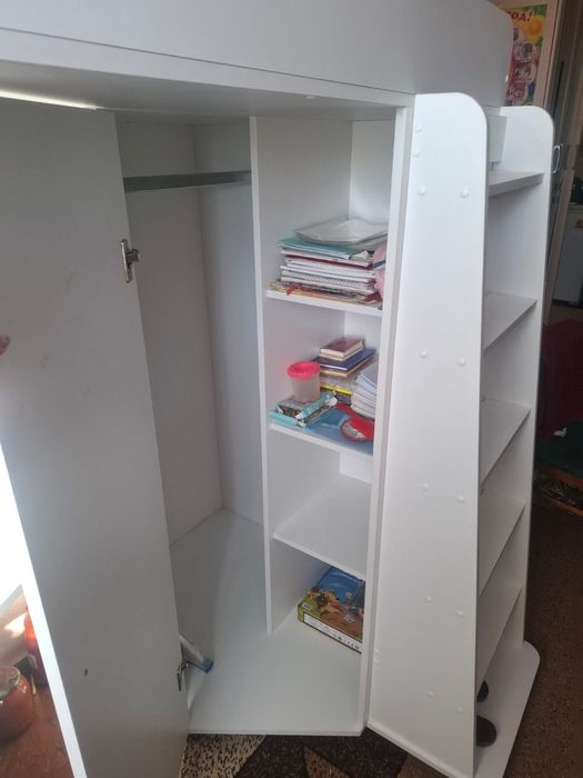 Письменный  стол  с кроватью