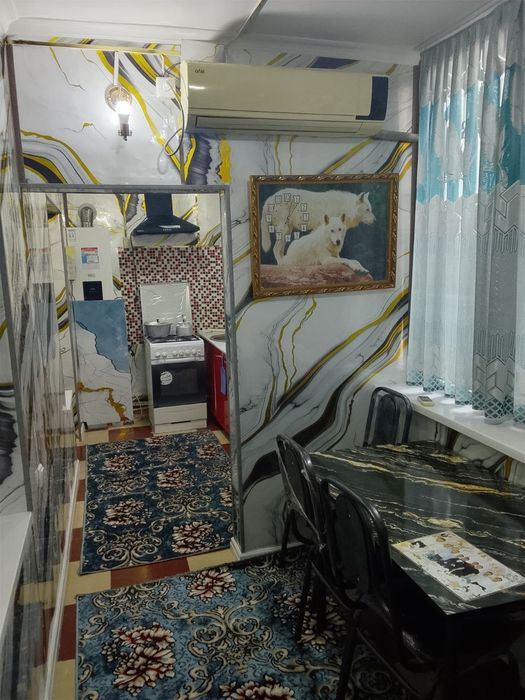 2 хонали квартира ижарага берилади. Атласни атрофида.