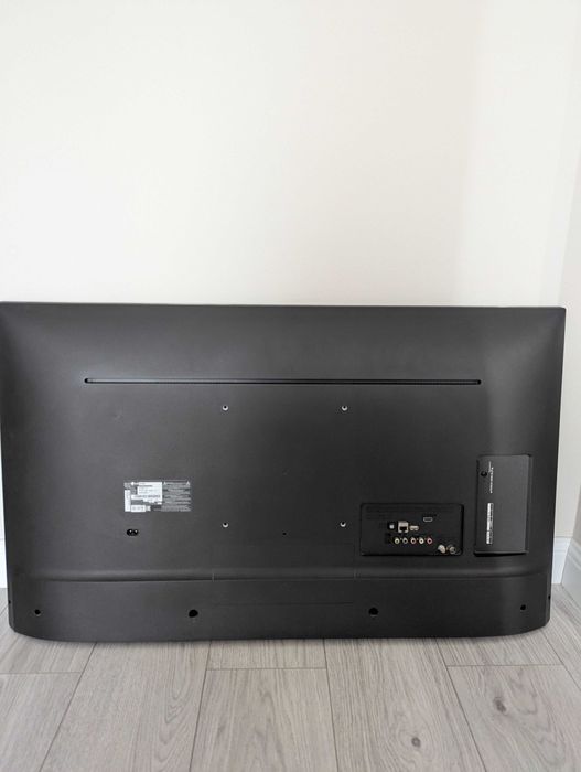 Телевизор LG 43' uj630v