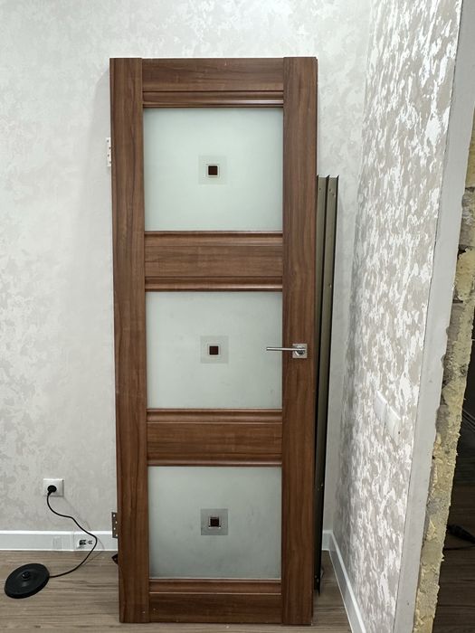 Продам межкомнатные двери Б/У
