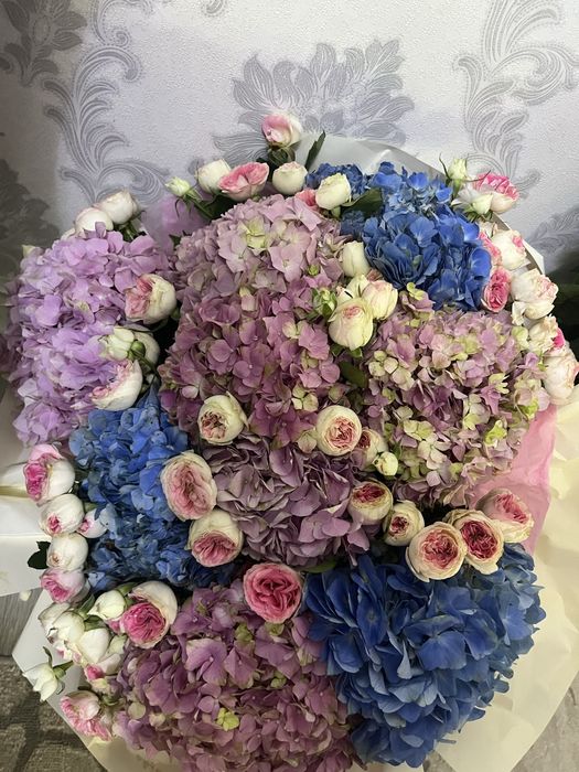 Букет пышных цветов