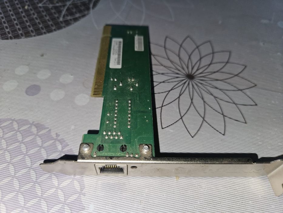 Vand telefoane si niste piese