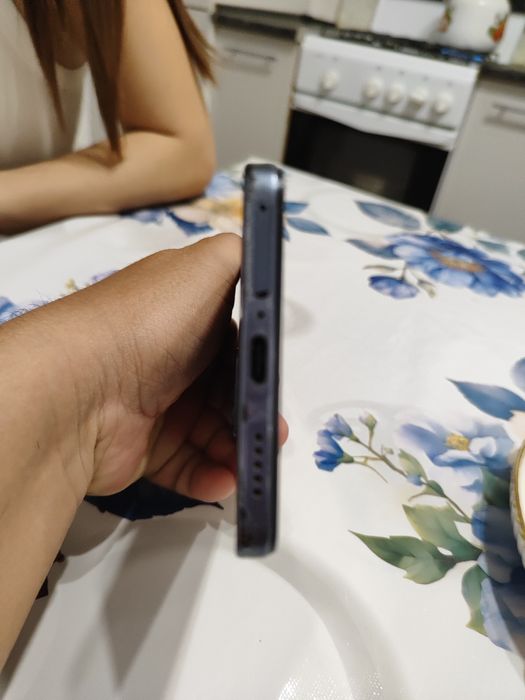 Продам Vivo V27E 8/128GB