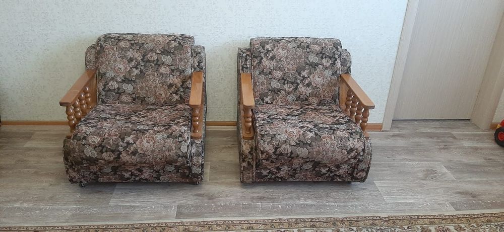 Диван и два кресла