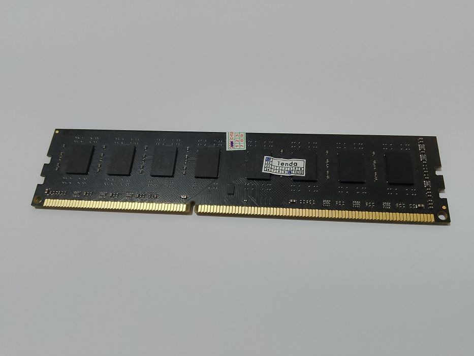 4GB RAM DDR3 uchun.