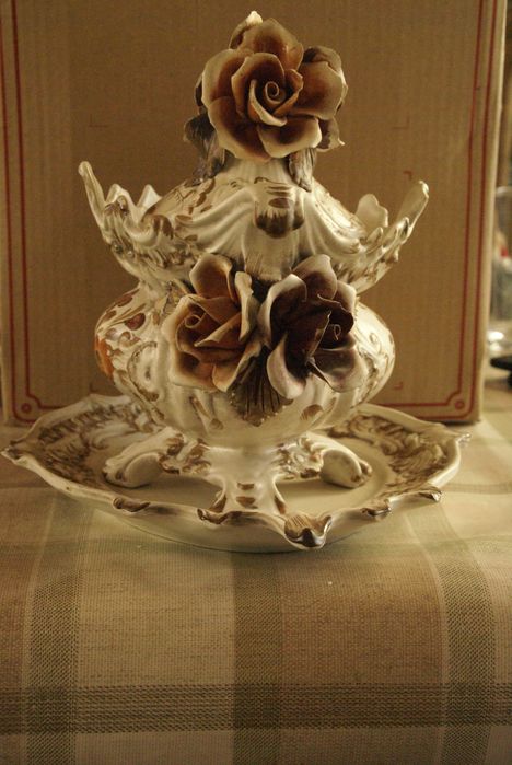 продавам италиански старинен супник със печат