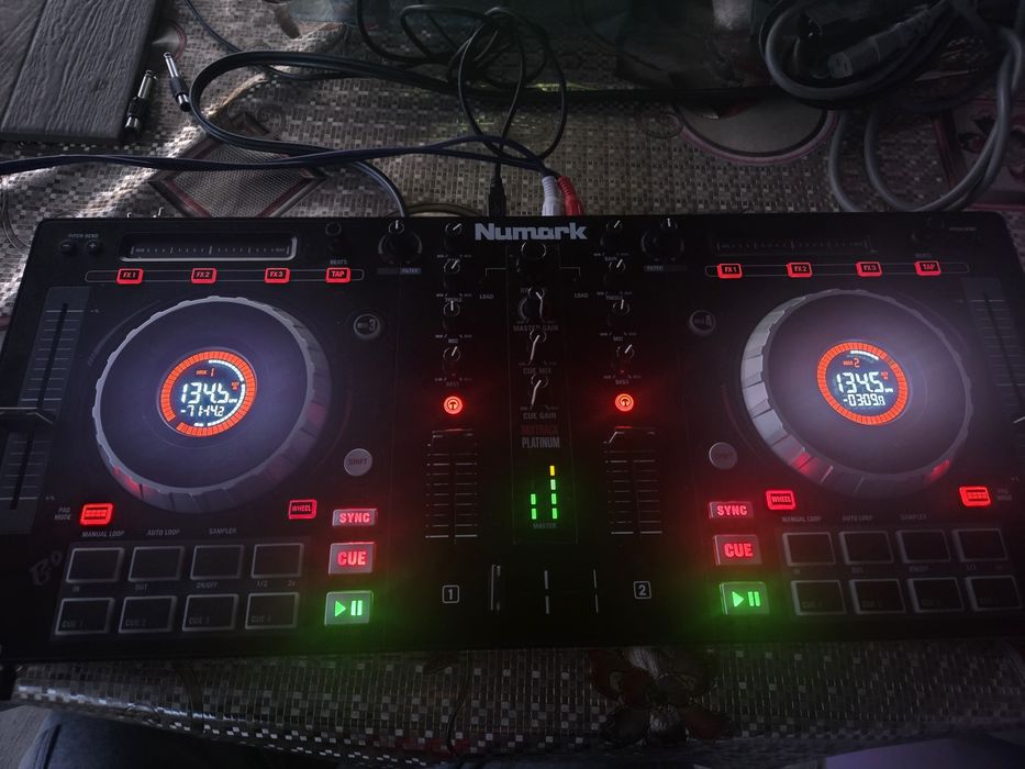 Numark mixtrack Platinum