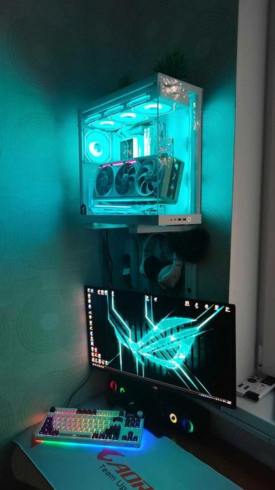 Геймърски Компютър Ryzen 7800X3D , ROG ASTRAL 5080