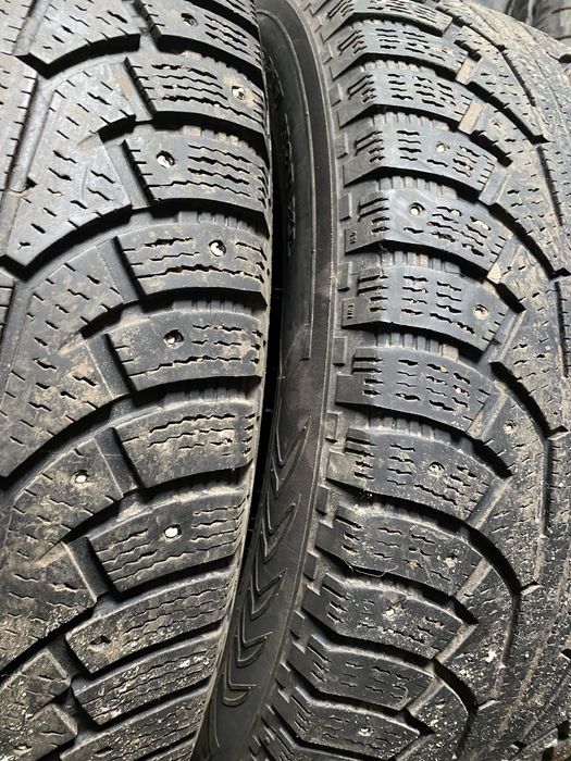 На 17 275/65 Нокия 4 шт в нал