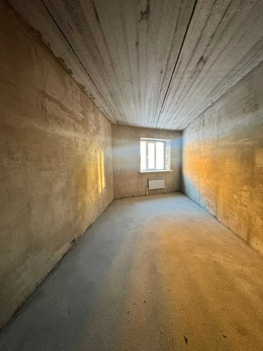 В продаже 3х комн кв Батыс черновая