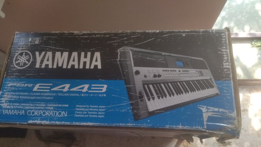 Продам синтезатор yamaha psr e443