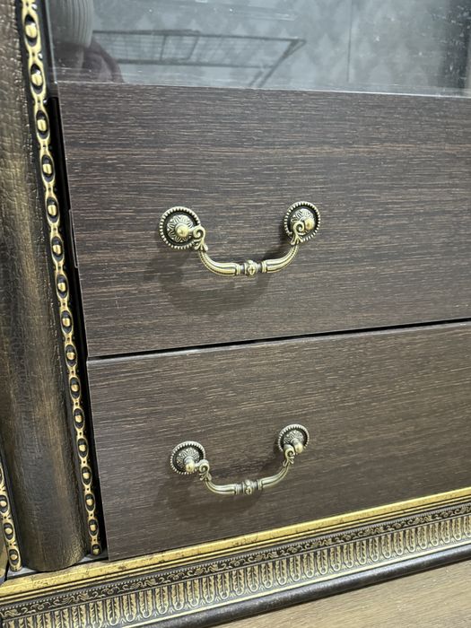 СРОЧНО Продам шкаф для сервиса и комод