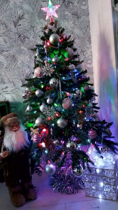 Продам елку 1.5м