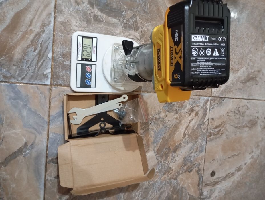 Freza conturi dewalt cu baterie de 6A