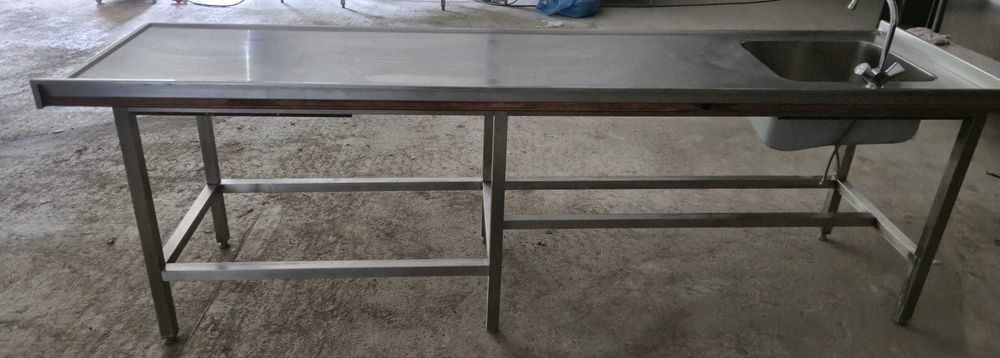 Masa din inox cu chiuveta