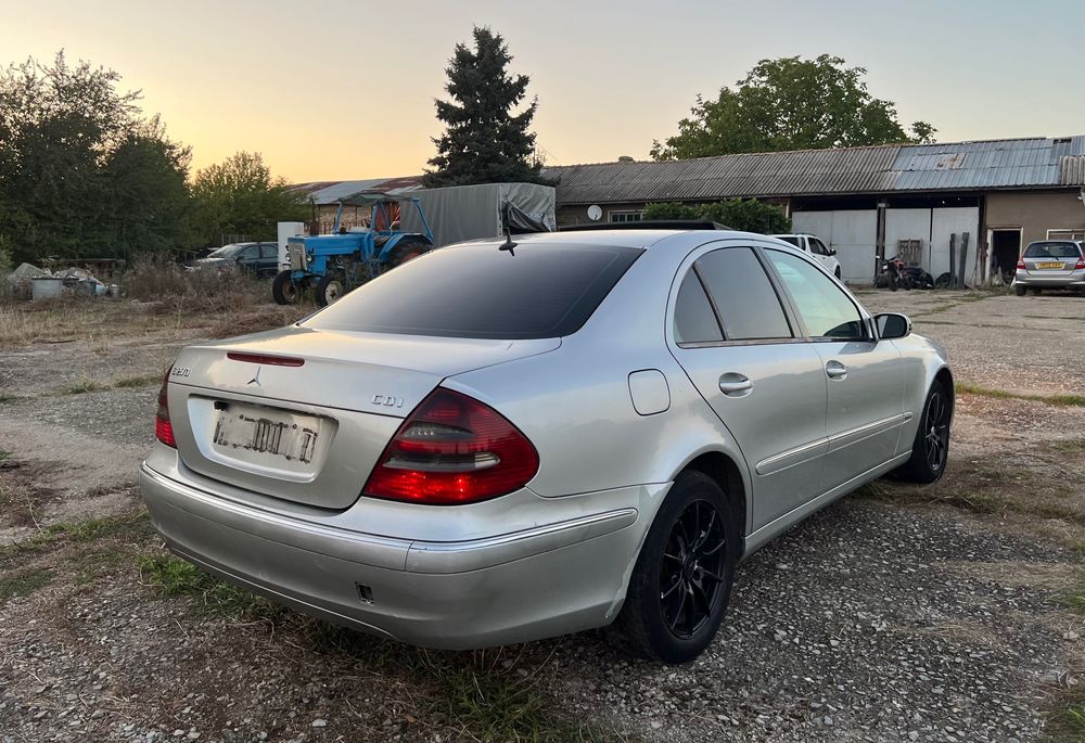MERCEDES E270 На Части