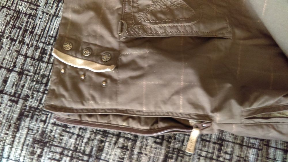 Яке Roxy-сноуборд-ски