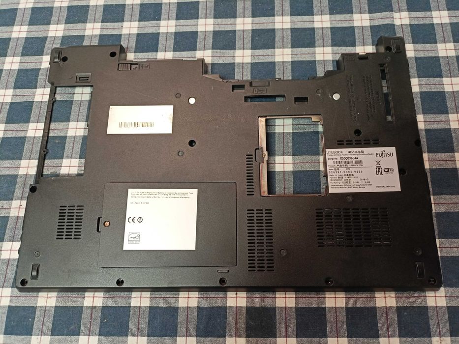 Elemente Fujitsu Simens LifeBook E754
