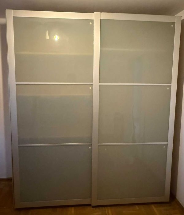 Dressing 2 m cu 2 usi glisante; Dulap Ikea PAX cu Usi din sticla mata; Dulap cu rafturi si bara de umerase