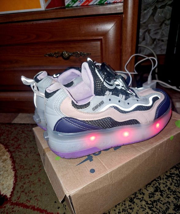 Роликовые кроссовки