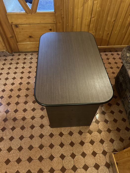 Masa confortabila culoare wenge, stare buna