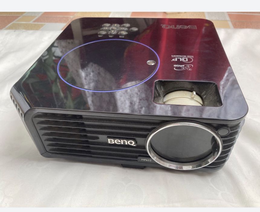 Proiector Benq. Merge si ziua