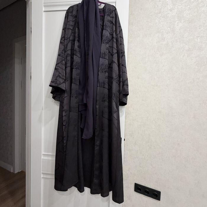 Продам Абаю с платком