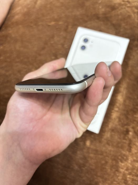 Продам айфон 11 на 64гб