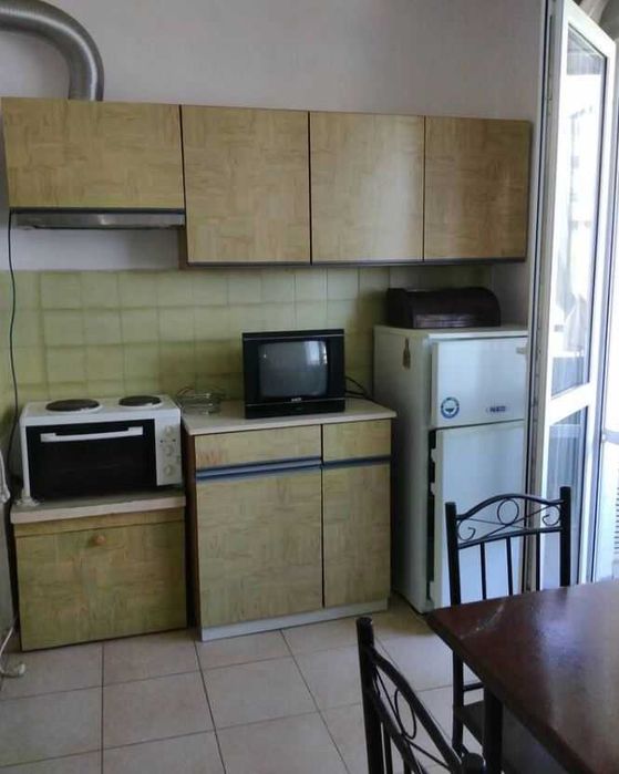 Дава се под наем Двустаен апартамент в Бургас, Меден рудник - зона А - 47 кв.м за 115 € - Снимка #3