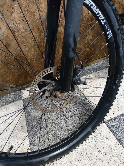 Bicicleta un an vechime na fost folosită mai deloc pentru mai multe detalii sunațimă