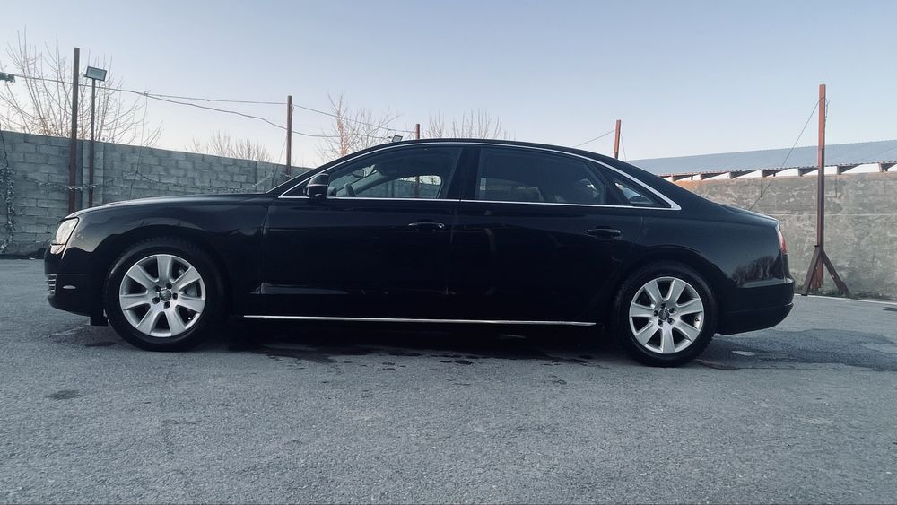 Автомобиль Ауди А8 лонг D4 кузов