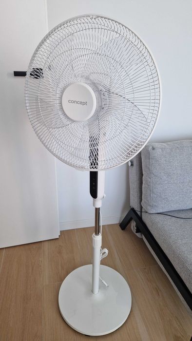 Vand ventilator cu suport si telecomanda