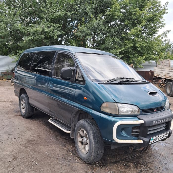 Митсубиси делика