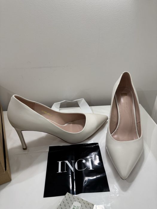 Белые туфли классические INCI