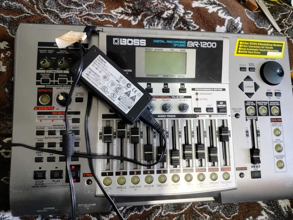 Портативная студия Boss BR-1200CD