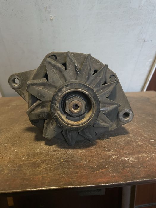 Динамо/алтернатор за волво/Volvo 440 1.8 i
