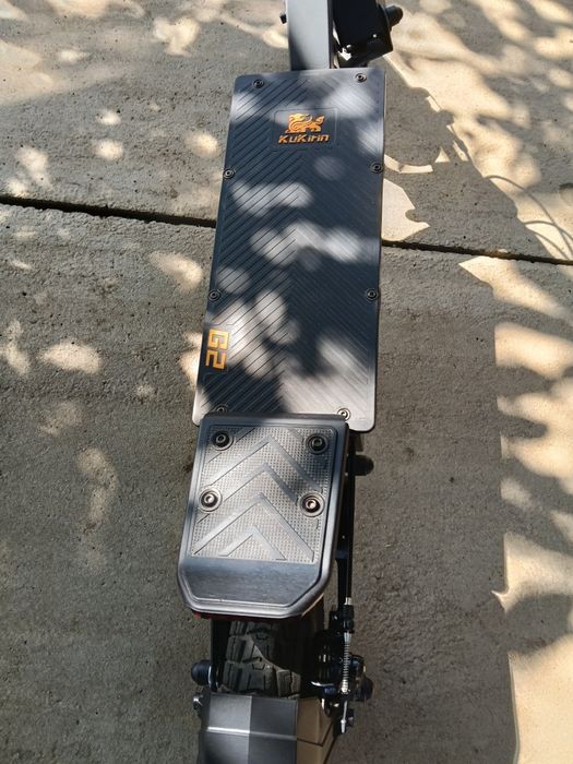 Vând trotineta electrica kukirin g2