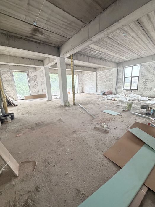 сдаем помещение  400 кв м2 F01