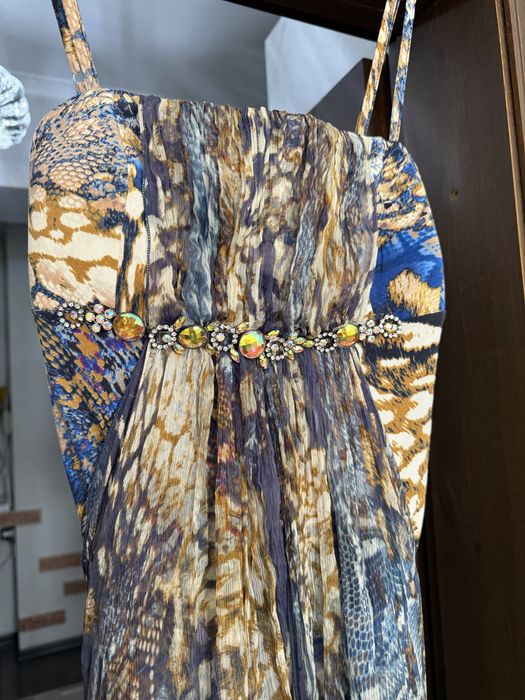 Легкое платье на бретелях