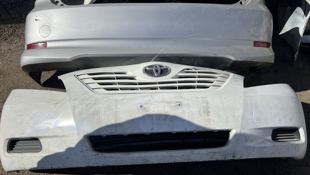 Передний бампер Камри 40