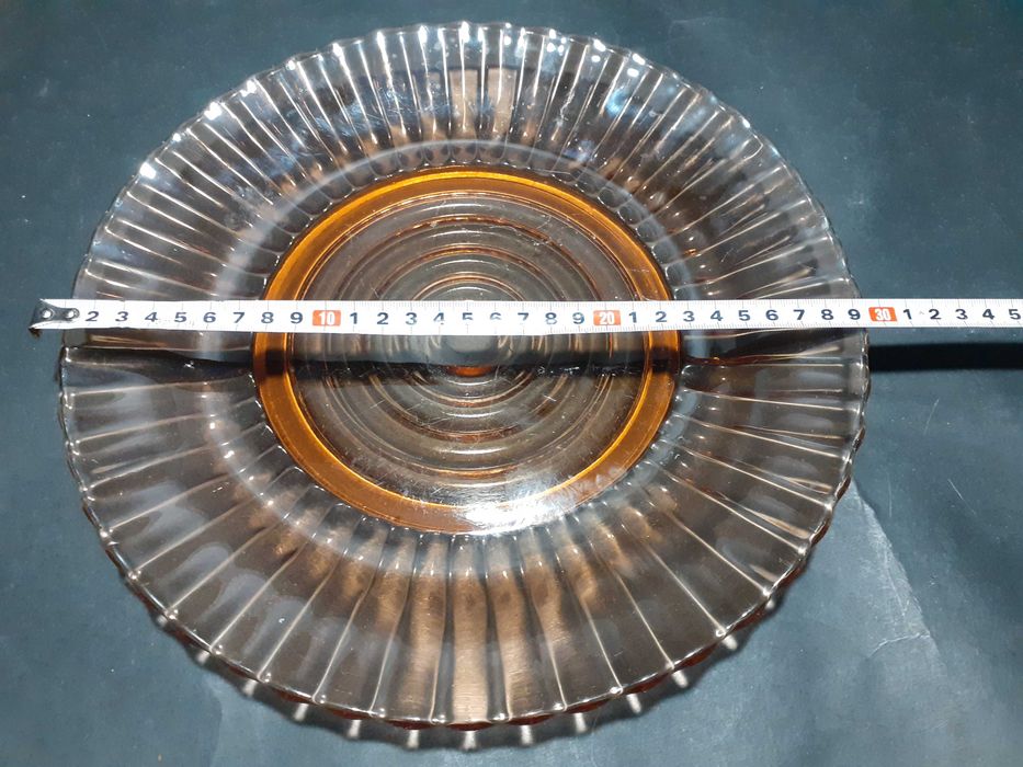 Плато винтидж 70-те, за сладкиши.Тонирано стъкло.Чехия.2 броя.Отлични.