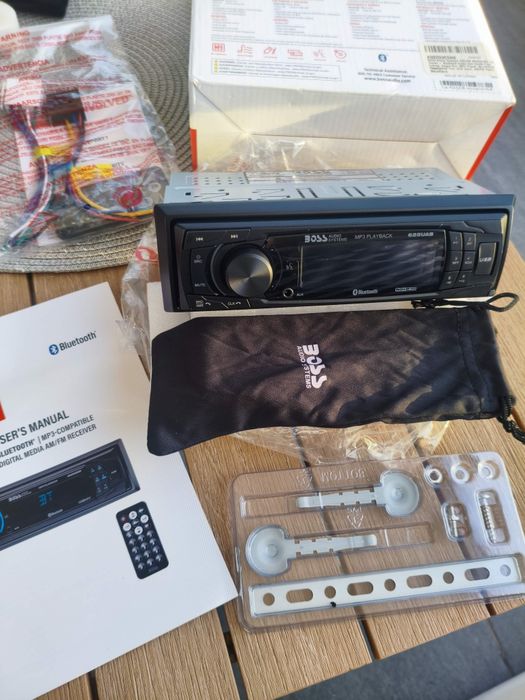 Radiocasetofon BOSS mp3 bluetooth pentru auto sau ambarcațiuni